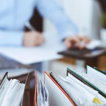 les administrations et les collectivités